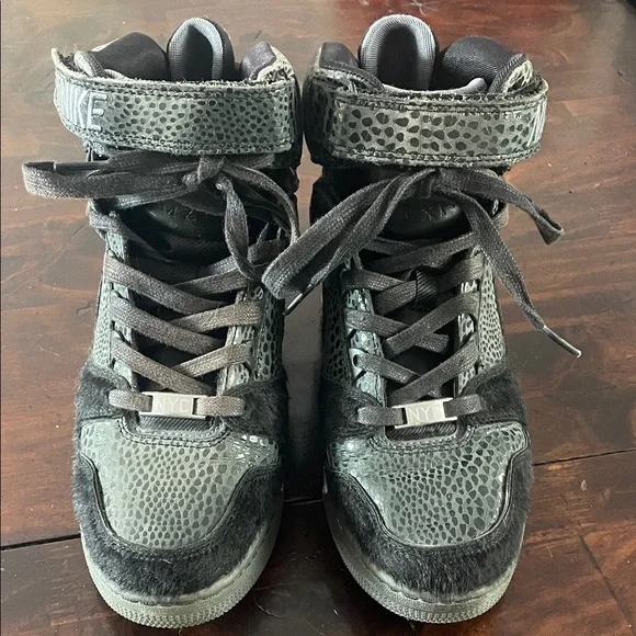 Nike Air Revolution Sky Hi Wedge - Picture 2 of 6
